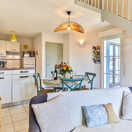 Duplex Cosy A 200m De La *